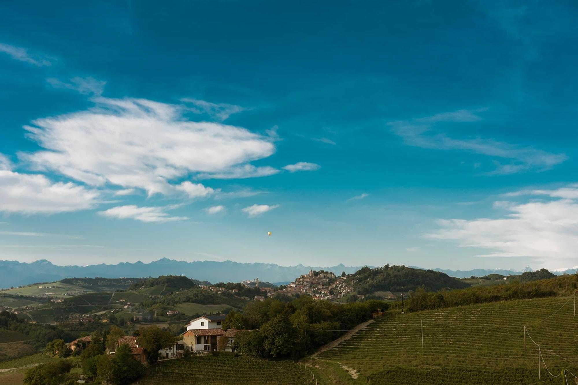 Appartamenti Rocca - Cav La Casa Di Rosa Monforte dʼAlba Exterior foto