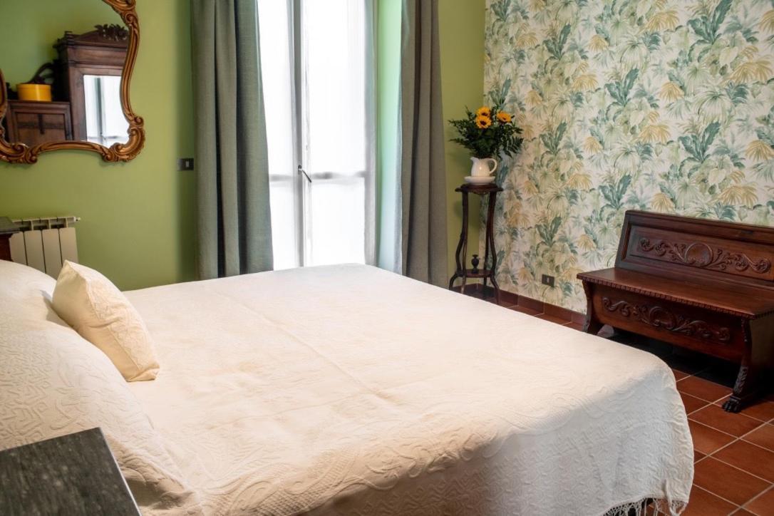 Appartamenti Rocca - Cav La Casa Di Rosa Monforte dʼAlba Exterior foto